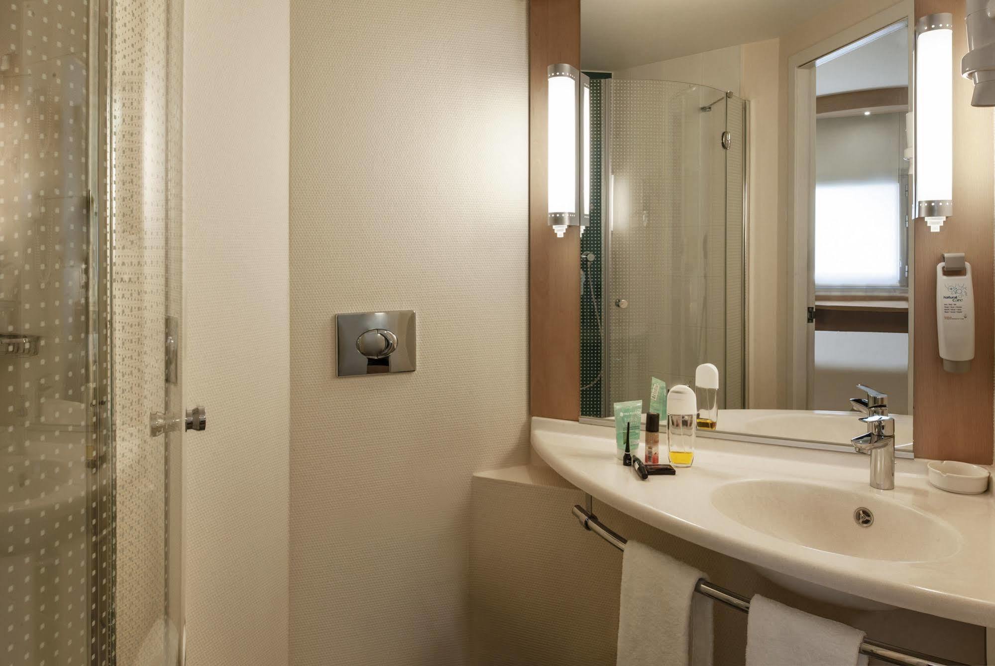 Отель Ibis Zeytinburnu